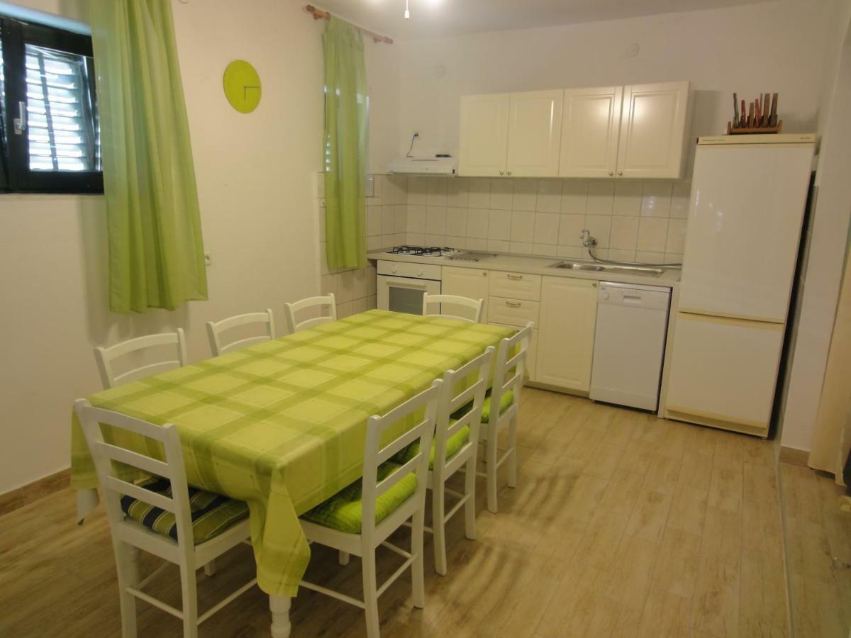 Apartments Villa Ana Дрвеник-Мали Экстерьер фото