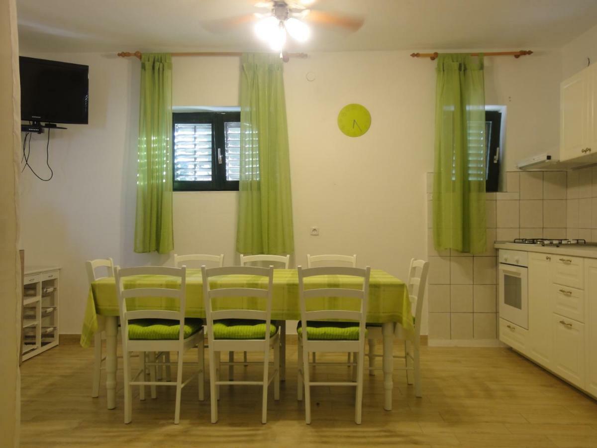 Apartments Villa Ana Дрвеник-Мали Экстерьер фото
